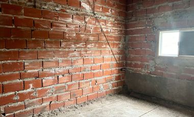 VENTA CASA 4 DORM  + DEPARTAMENTO A TERMINAR