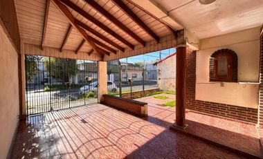 VENTA CASA 4 AMB JARDÍN GARAGE Y PATIO LANÚS ESTE