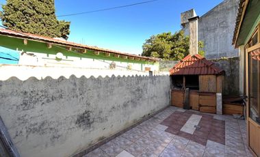 VENTA CASA 4 AMB JARDÍN GARAGE Y PATIO LANÚS ESTE
