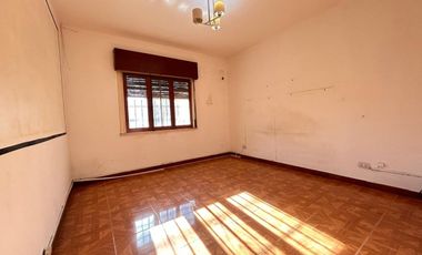 VENTA CASA 4 AMB JARDÍN GARAGE Y PATIO LANÚS ESTE