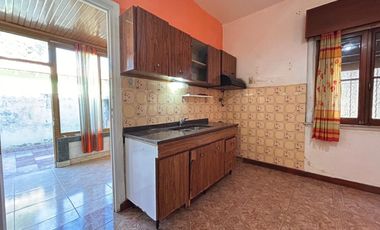 VENTA CASA 4 AMB JARDÍN GARAGE Y PATIO LANÚS ESTE