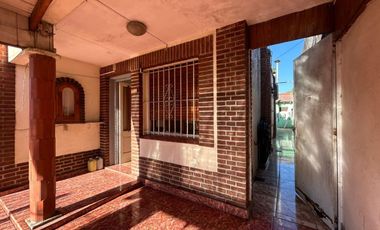 VENTA CASA 4 AMB JARDÍN GARAGE Y PATIO LANÚS ESTE