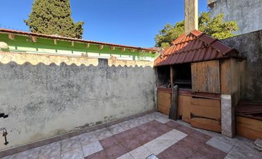 VENTA CASA 4 AMB JARDÍN GARAGE Y PATIO LANÚS ESTE