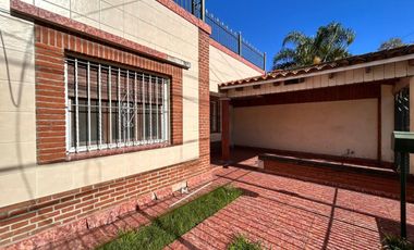 VENTA CASA 4 AMB JARDÍN GARAGE Y PATIO LANÚS ESTE
