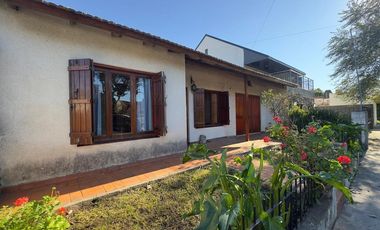 VENTA CASA 3 AMB PARQUE MAS GARAGE O DPTO COLINAS