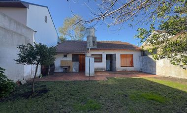VENTA CASA 3 AMB PARQUE MAS GARAGE O DPTO COLINAS