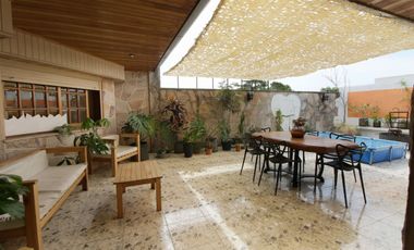 VENTA LOCAL CON CASA BANFIELD TERRAZA Y COCHERA