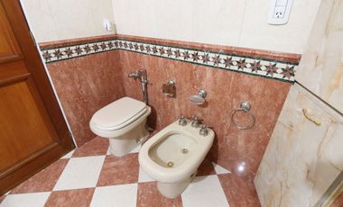VENTA LOCAL CON CASA BANFIELD TERRAZA Y COCHERA