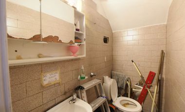 VENTA LOCAL CON CASA BANFIELD TERRAZA Y COCHERA