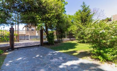 Casa 4 dorm c/ pileta quincho alquiler AMUEBLADA
