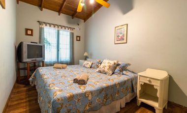 Casa 4 dorm c/ pileta quincho alquiler AMUEBLADA