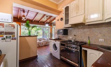 Casa 4 dorm c/ pileta quincho alquiler AMUEBLADA