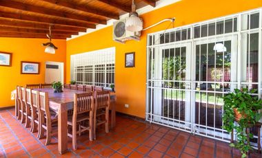 Casa 4 dorm c/ pileta quincho alquiler AMUEBLADA