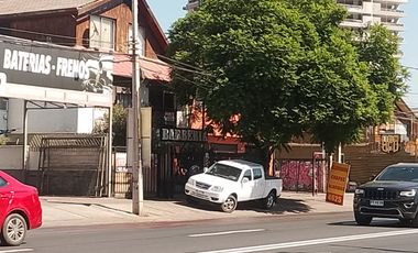 VENDO CASA CON DESTINO COMERCIAL EN AV MACUL