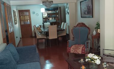 VENDO CASA CON DESTINO COMERCIAL EN AV MACUL
