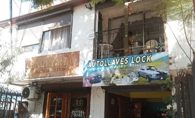 VENDO CASA CON DESTINO COMERCIAL EN AV MACUL
