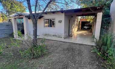 VENTA CASA a una cuadra del rio, Cayasta.-