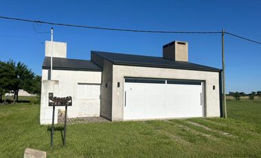 VENTA CASA 2 DORMITORIOS PUJATO NORTE(LADO COMUNA)