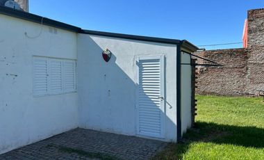 VENTA CASA 2 DORMITORIOS PUJATO NORTE(LADO COMUNA)