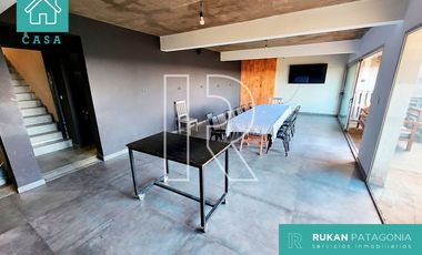 #AlquilerRUKAN | Casa Nivel Gerencial | 4 Habitaciones, Oficina, Quincho, Pileta | Barrio VISTA HERMOSA | Caleta Olivia.-