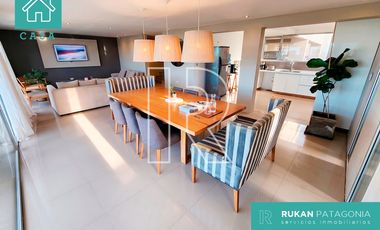 #AlquilerRUKAN | Casa Nivel Gerencial | 4 Habitaciones, Oficina, Quincho, Pileta | Barrio VISTA HERMOSA | Caleta Olivia.-