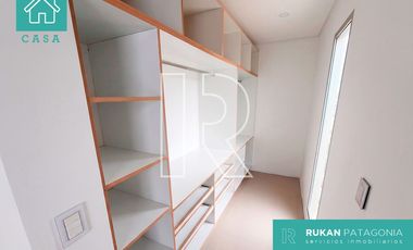 #AlquilerRUKAN | Casa Nivel Gerencial | 4 Habitaciones, Oficina, Quincho, Pileta | Barrio VISTA HERMOSA | Caleta Olivia.-