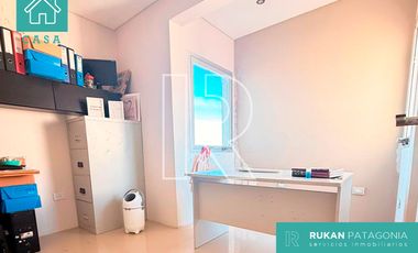 #AlquilerRUKAN | Casa Nivel Gerencial | 4 Habitaciones, Oficina, Quincho, Pileta | Barrio VISTA HERMOSA | Caleta Olivia.-