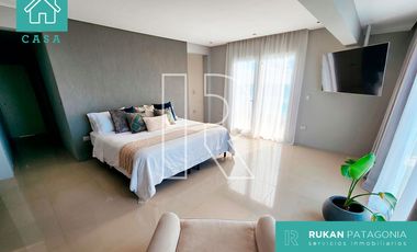 #AlquilerRUKAN | Casa Nivel Gerencial | 4 Habitaciones, Oficina, Quincho, Pileta | Barrio VISTA HERMOSA | Caleta Olivia.-