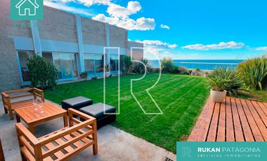 #AlquilerRUKAN | Casa Nivel Gerencial | 4 Habitaciones, Oficina, Quincho, Pileta | Barrio VISTA HERMOSA | Caleta Olivia.-