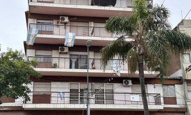VENTA DEPARTAMENTO 6 AMBIENTES EN CAMPANA CENTRO