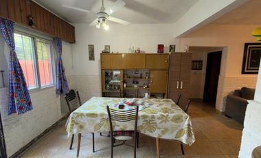 VENTA CASA 3 AMB. BELLA VISTA C.COCHERA QUINCHO