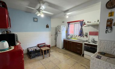 VENTA CASA 3 AMB. BELLA VISTA C.COCHERA QUINCHO
