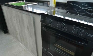 Casa 2 familias. Garaje para 3 vehículos y pileta