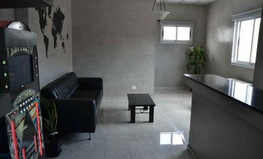 Casa 2 familias. Garaje para 3 vehículos y pileta