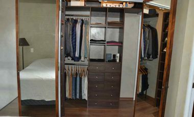 Casa 2 familias. Garaje para 3 vehículos y pileta