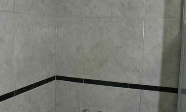 Casa 2 familias. Garaje para 3 vehículos y pileta