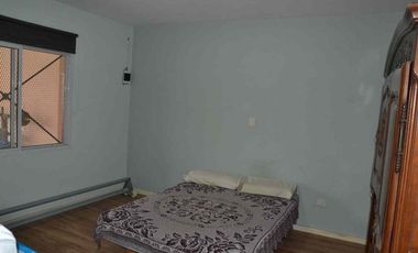 Casa 2 familias. Garaje para 3 vehículos y pileta