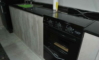 Casa 2 familias. Garaje para 3 vehículos y pileta