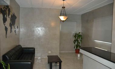 Casa 2 familias. Garaje para 3 vehículos y pileta