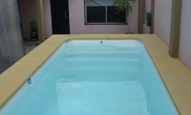 Casa 2 familias. Garaje para 3 vehículos y pileta