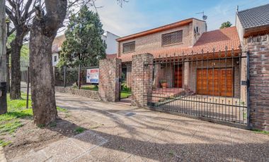 Casa 6 amb en Aldo Bonzi - PERMUTA / CREDITO