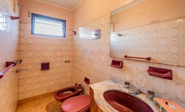 Casa 6 amb en Aldo Bonzi - PERMUTA / CREDITO