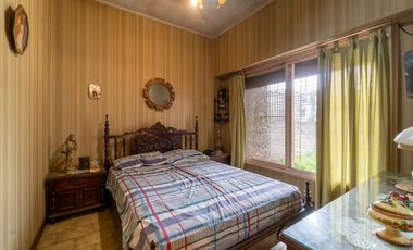 CASA EN VENTA  3 AMBIENTES - CASEROS