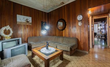 CASA EN VENTA  3 AMBIENTES - CASEROS