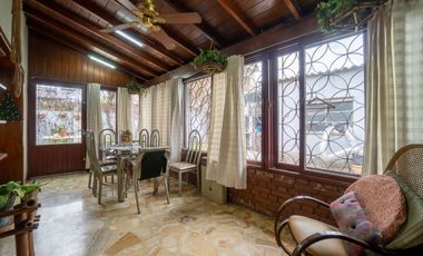 CASA EN VENTA  3 AMBIENTES - CASEROS