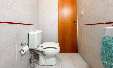CASA 2 DORMITORIOS EN VENTA PARQUE SICARDI + PATIO