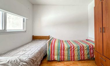 CASA 2 DORMITORIOS EN VENTA PARQUE SICARDI + PATIO