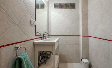 CASA 2 DORMITORIOS EN VENTA PARQUE SICARDI + PATIO