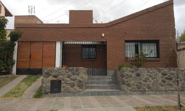 ALQUILER CASA 4 DORM. COMERCIAL Y FAMILIAR G. CRUZ