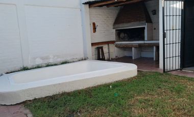 ALQUILER CASA 4 DORM. COMERCIAL Y FAMILIAR G. CRUZ